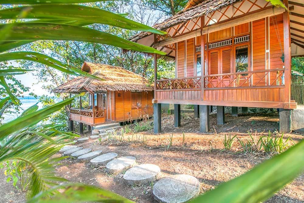 Raja Laut Dive Resort Bunaken Exterior foto
